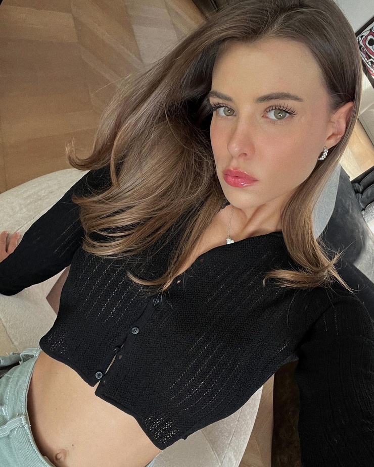 Chloé Nicolas Chloé Nicolas