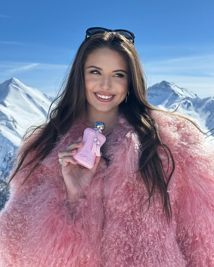 Carina Zavline