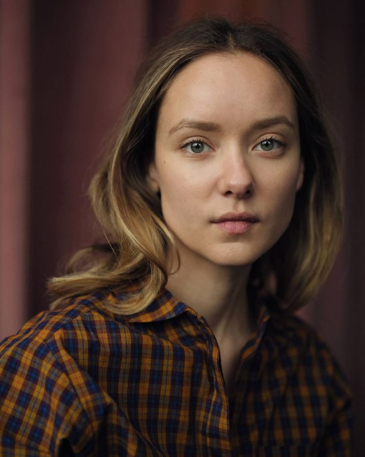 Alexandra Dowling Alexandra Dowling