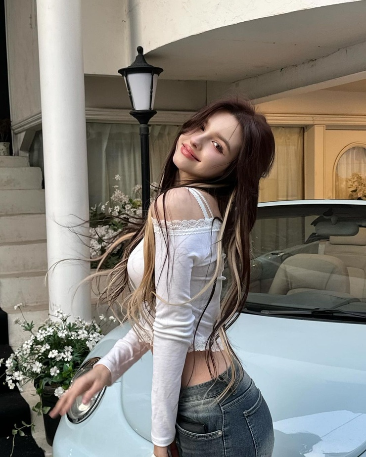 Elina Karimova Elina Karimova