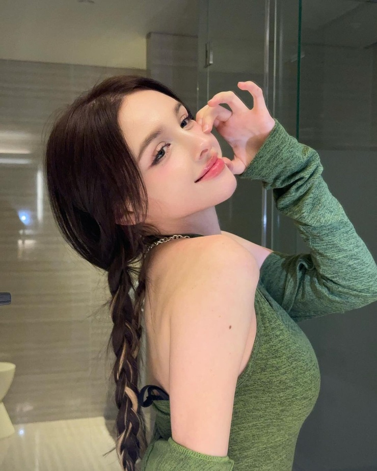 Elina Karimova Elina Karimova