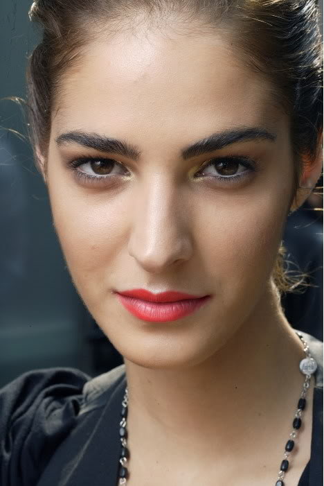 Emina Cunmulaj Emina Cunmulaj