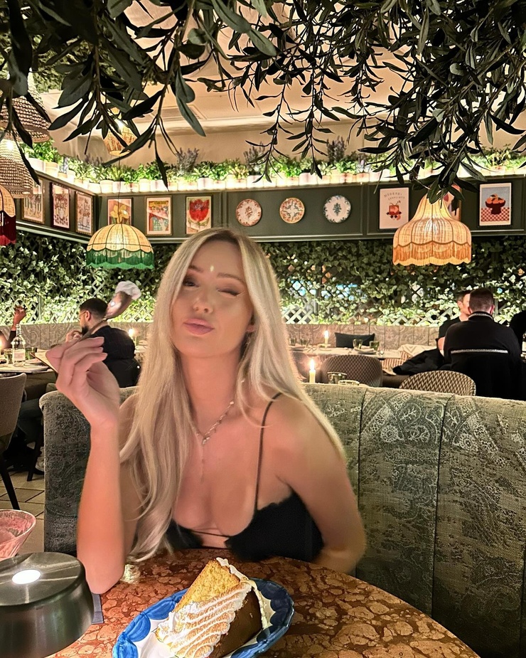 Thea Thompson