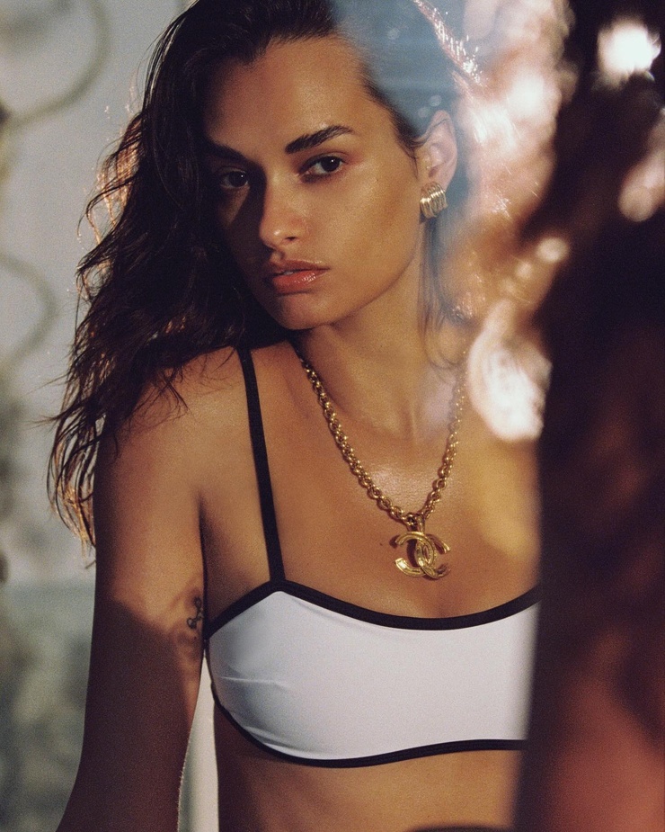 Gizele Oliveira Gizele Oliveira