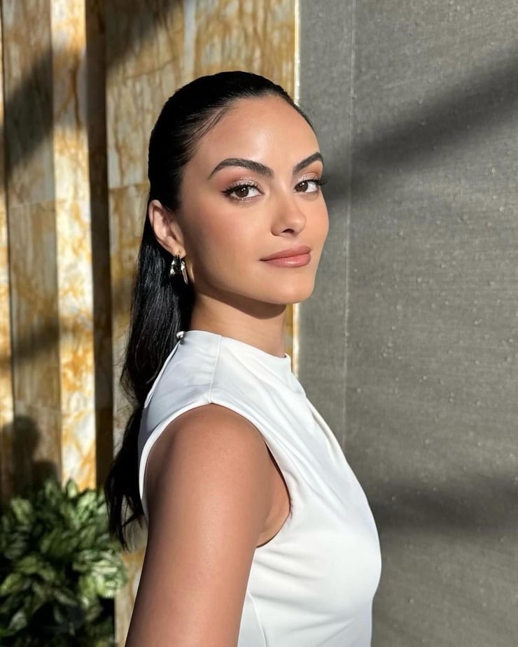 Camila Mendes