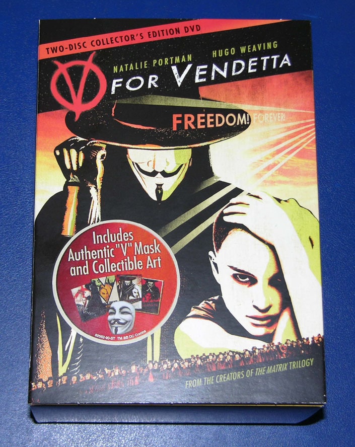 V for Vendetta (Two-Disc Collector's Edition w/ Mask)