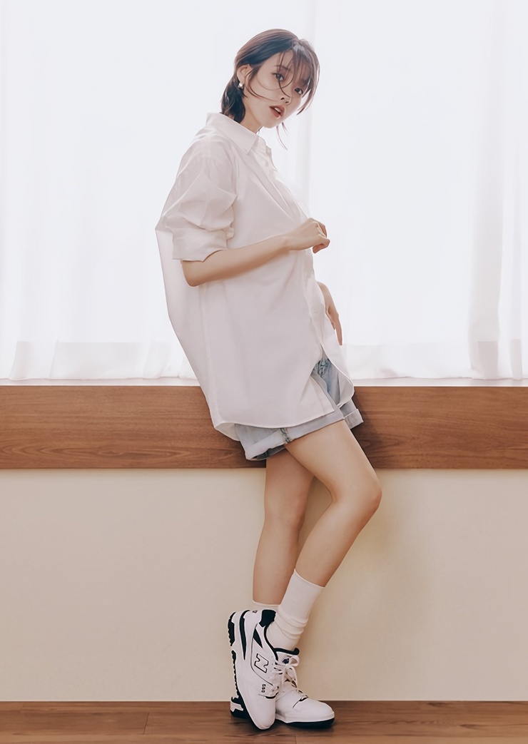 IU