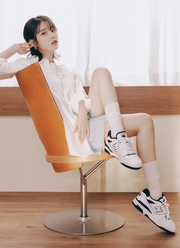 IU