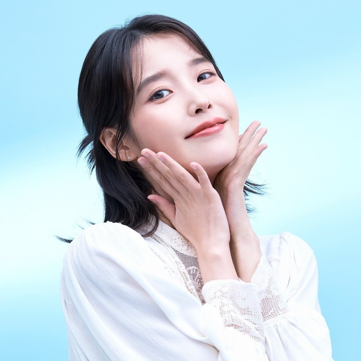 IU