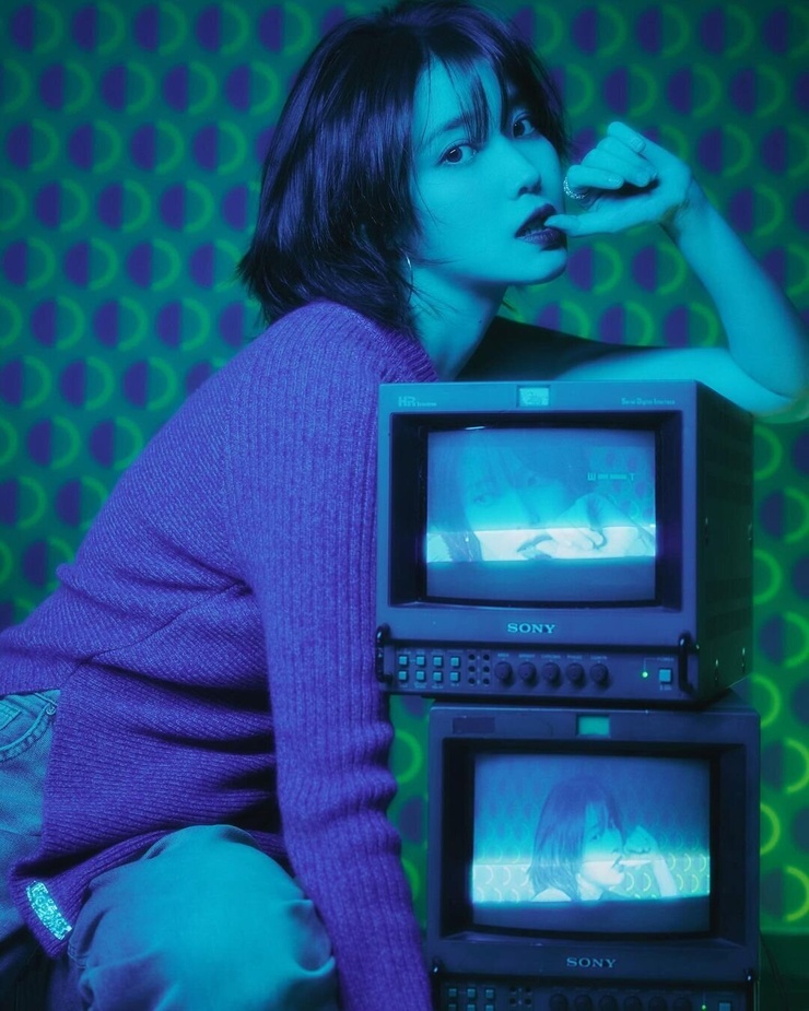 IU