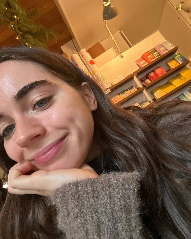 Sarah Desjardins Sarah Desjardins