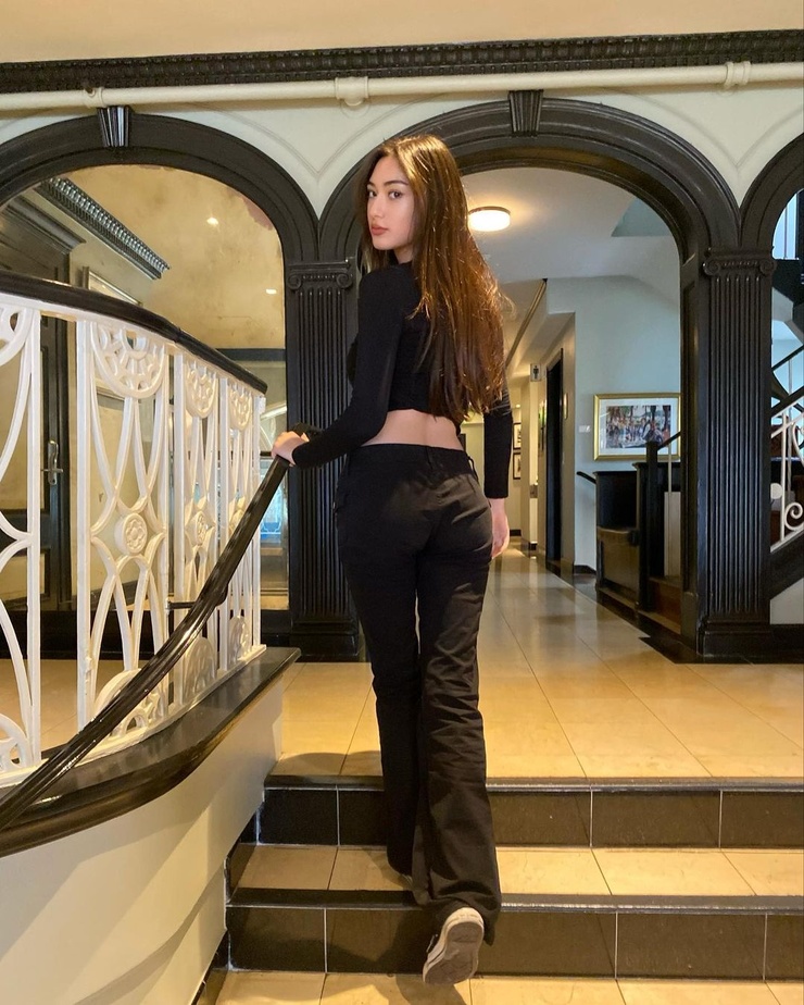Anna Aya
