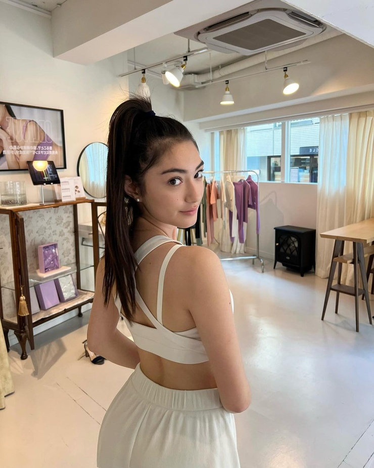 Anna Aya