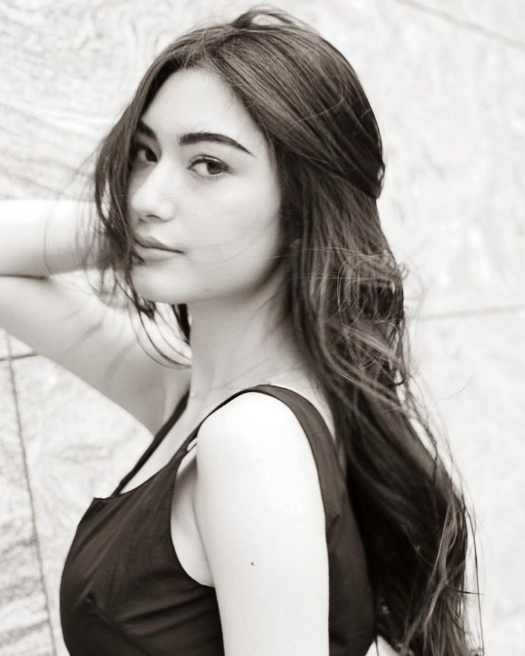 Anna Aya