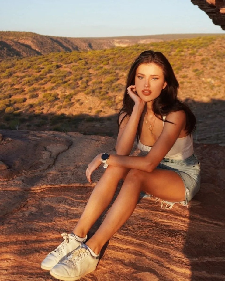 Kristen Shania