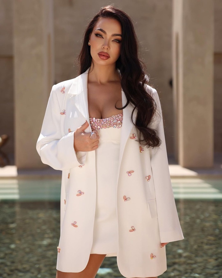 Iva Xhelili