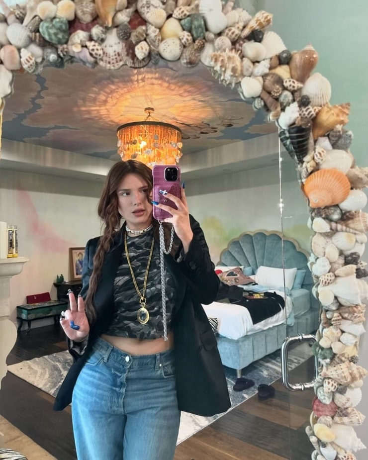 Bella Thorne