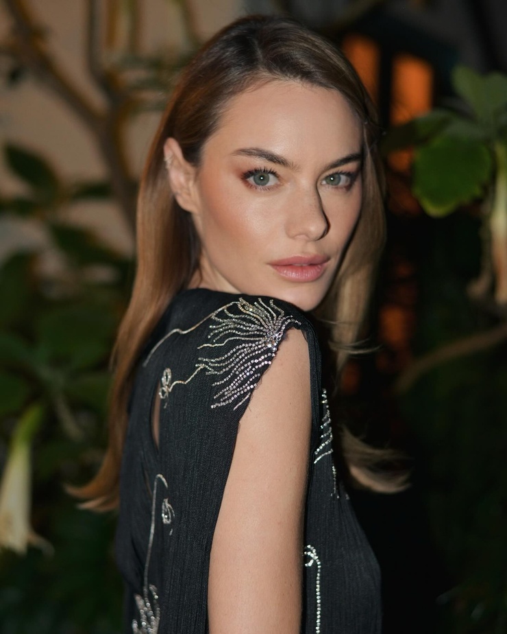 Camille Rowe Camille Rowe