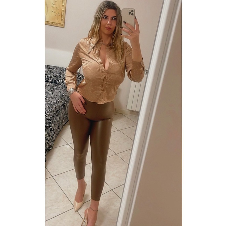 Anna Riano