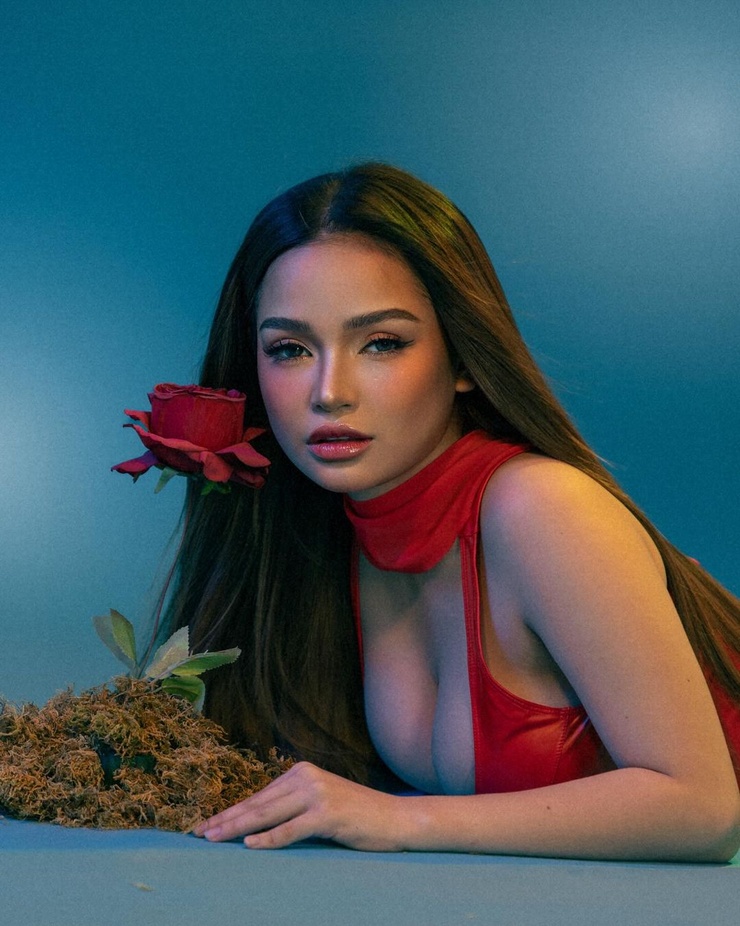 Xyriel Manabat