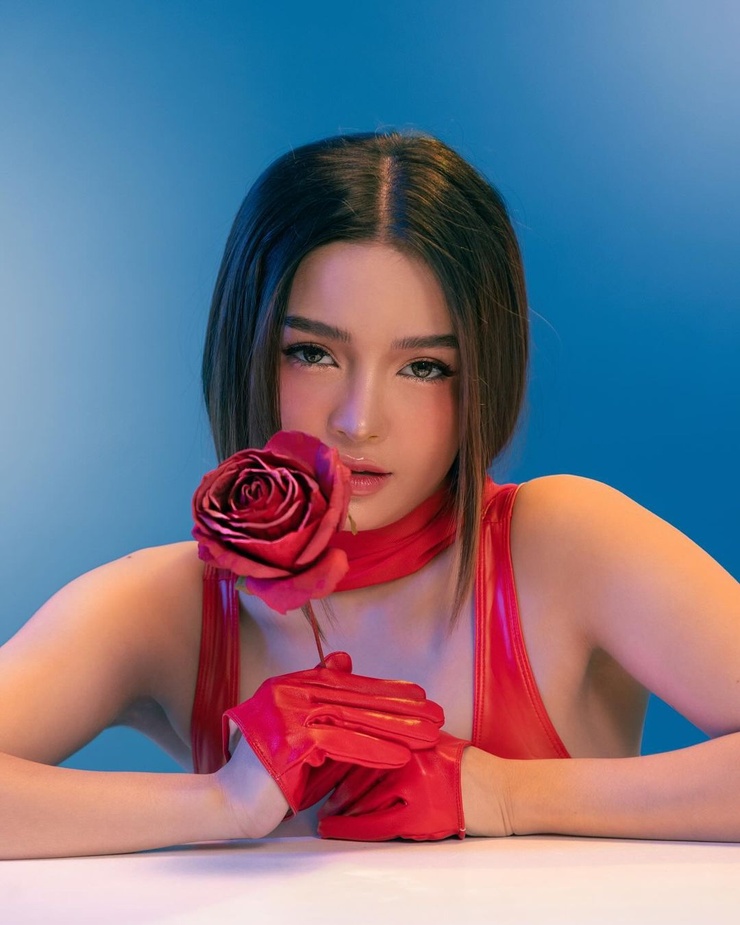Xyriel Manabat