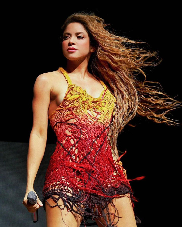 Shakira Shakira