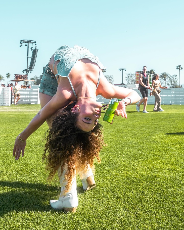 Sofie Dossi Sofie Dossi