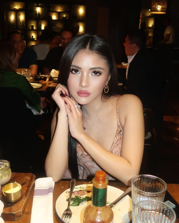 Caira Lee