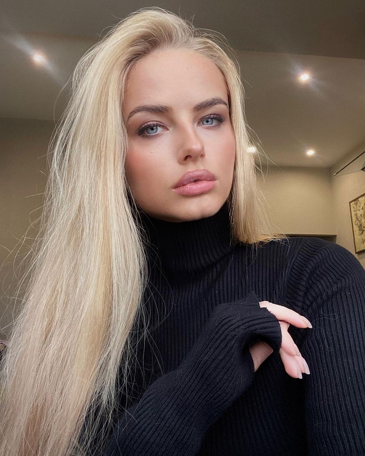 Picture of Polina Tsarenkova