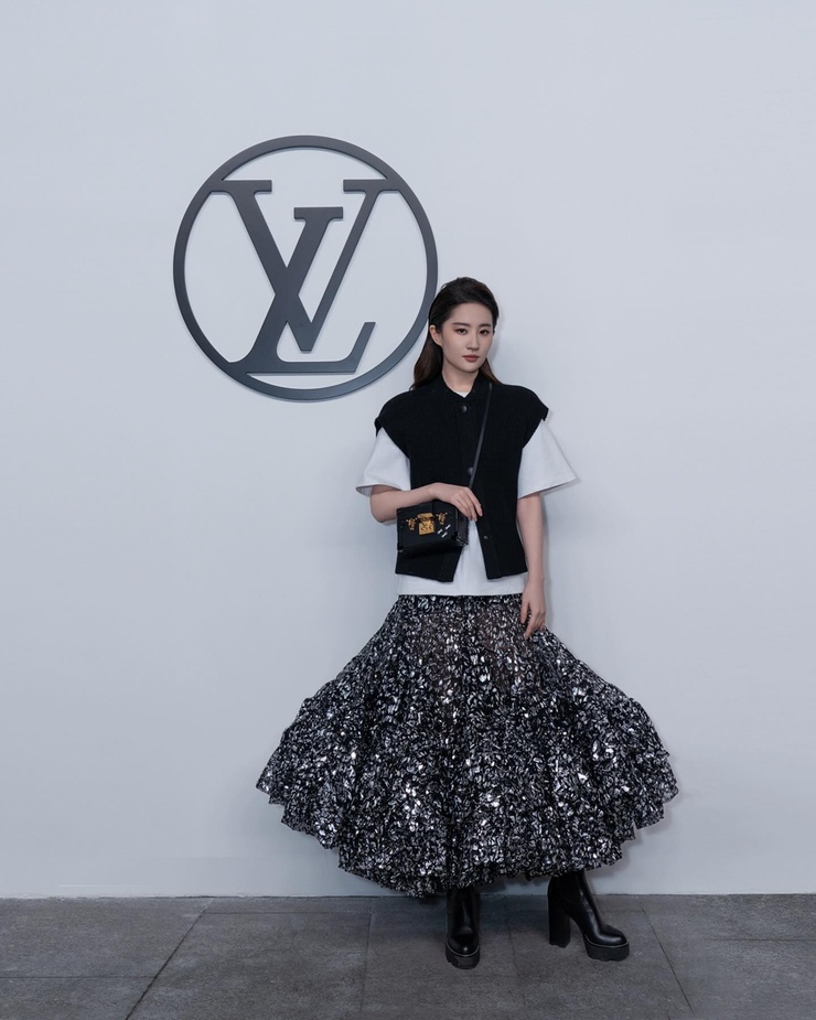 Yifei Liu
