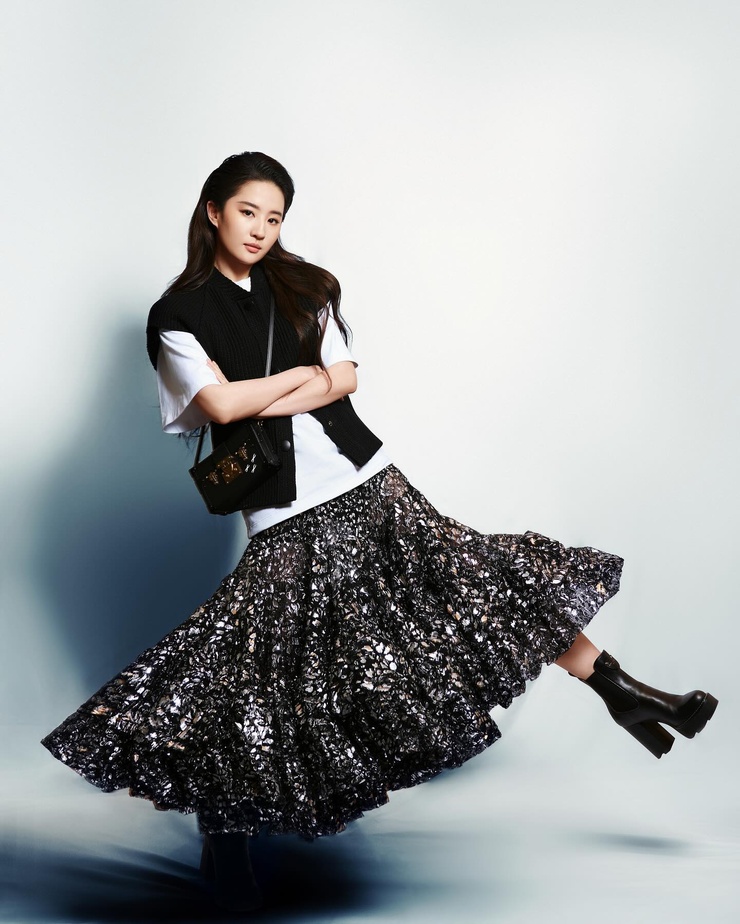 Yifei Liu
