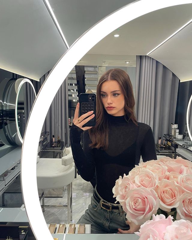 Elle Trowbridge Elle Trowbridge