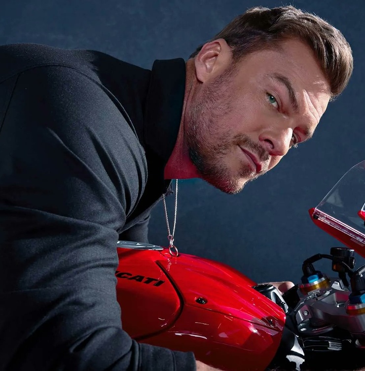 Alan Ritchson