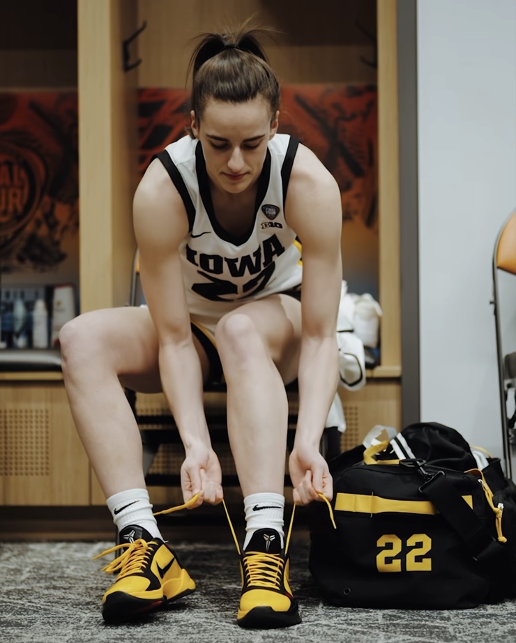 Caitlin Clark (ii)