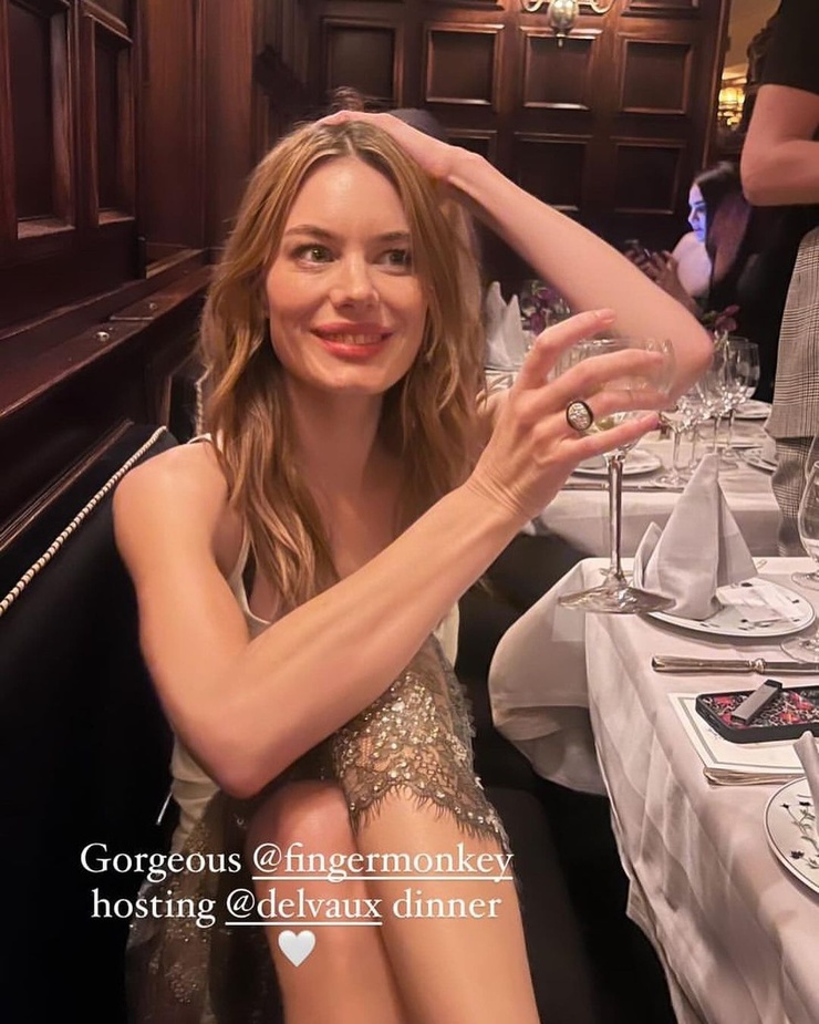 Camille Rowe Camille Rowe