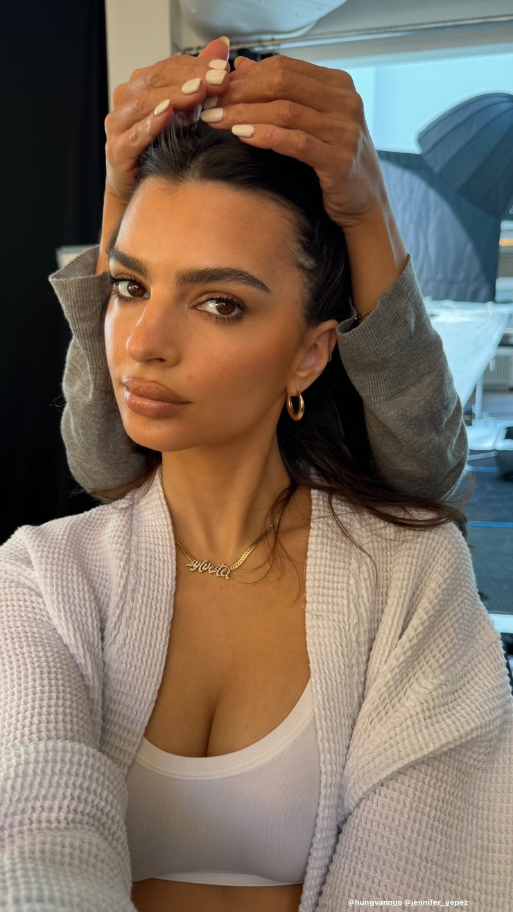 Emily Ratajkowski
