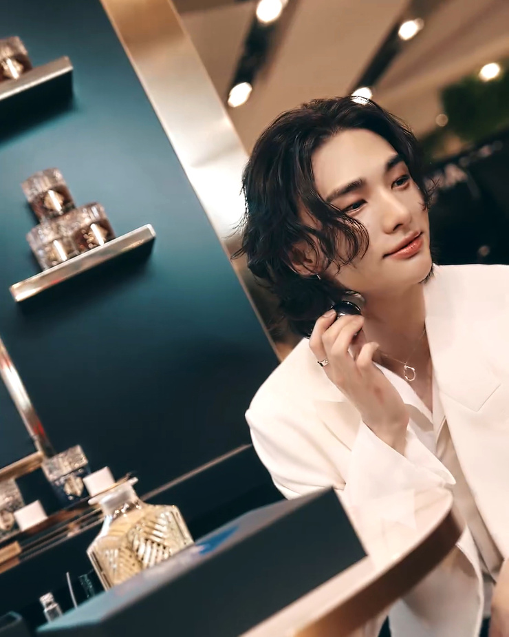 Hyun-Jin Hwang