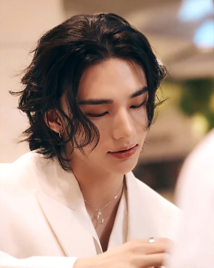 Hyun-Jin Hwang