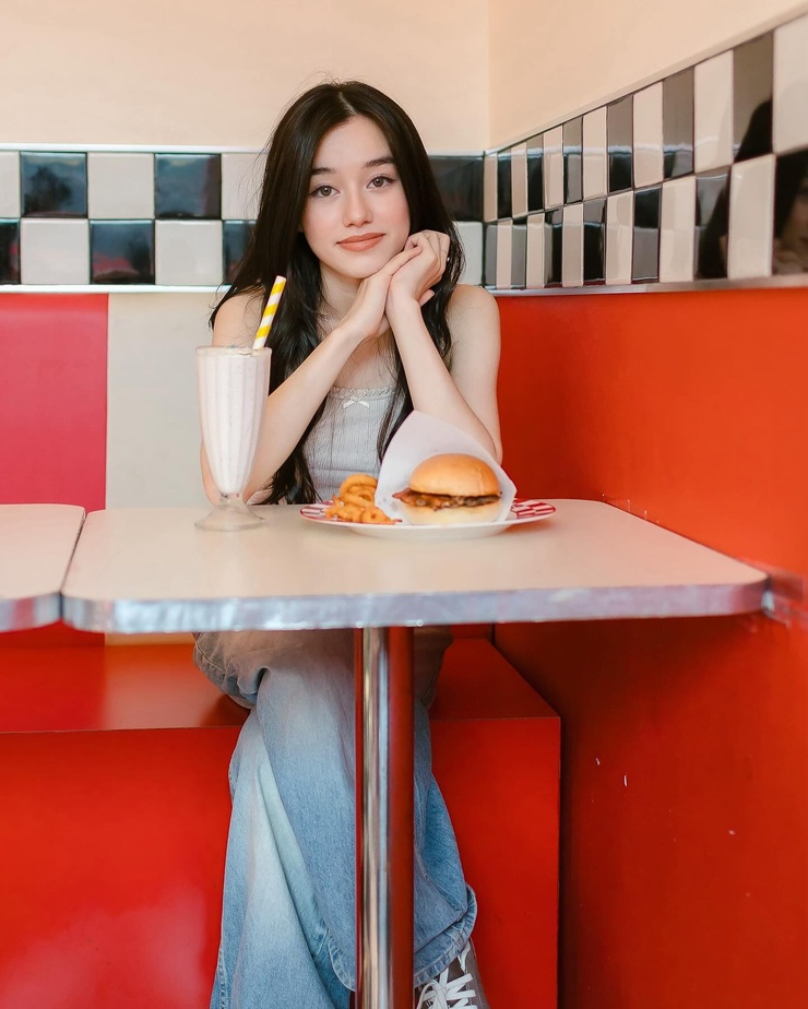 Moly Groves