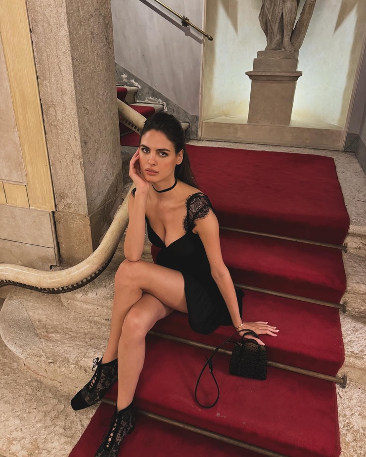 Bojana Krsmanovic Bojana Krsmanovic