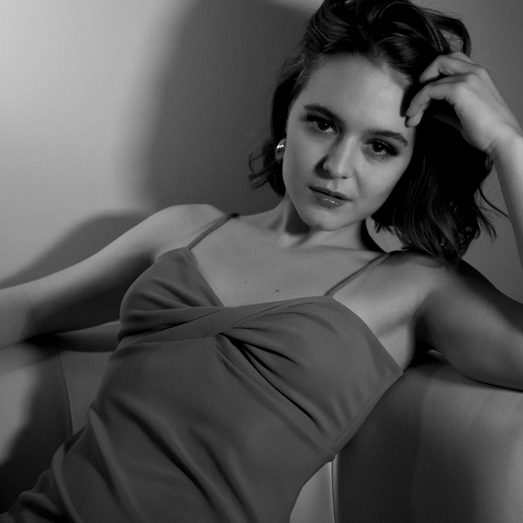 Izabela Vidovic Izabela Vidovic