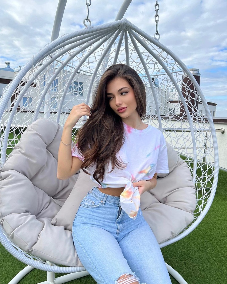 Andreea Bostanica Andreea Bostanica