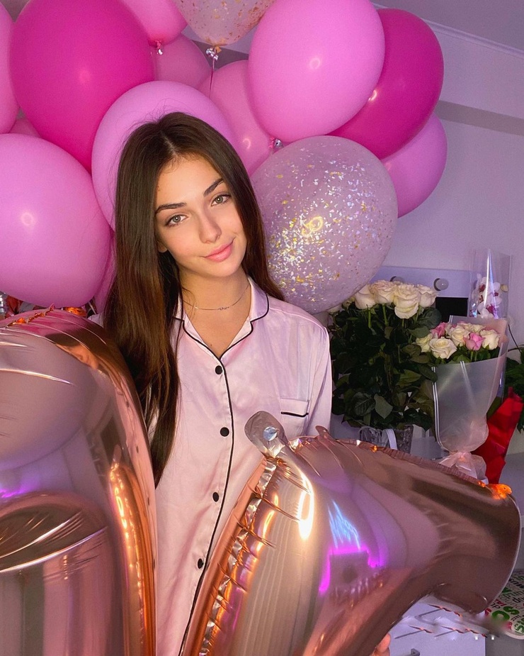 Andreea Bostanica Andreea Bostanica
