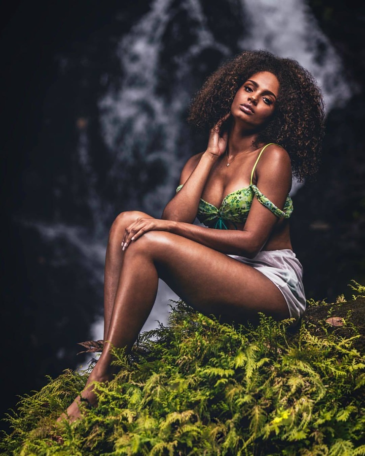 Alicia Aylies Alicia Aylies