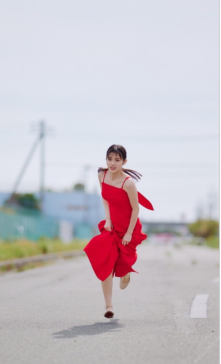 Kohaku Shida photo book “Between a girl and an adult” Weekly PHOTO BOOK
