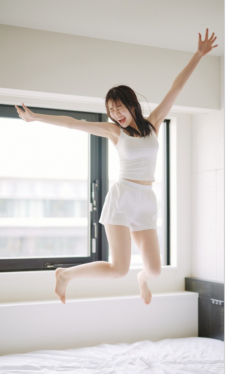 Kohaku Shida photo book “Between a girl and an adult” Weekly PHOTO BOOK