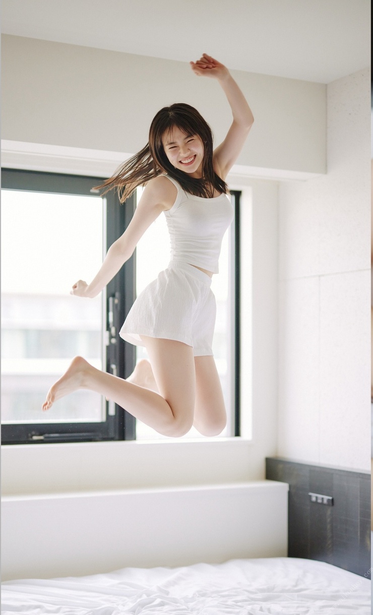 Kohaku Shida photo book “Between a girl and an adult” Weekly PHOTO BOOK