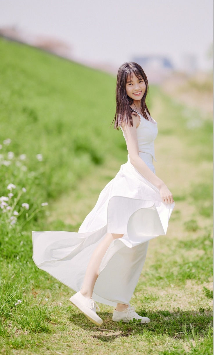 Kohaku Shida photo book “Between a girl and an adult” Weekly PHOTO BOOK
