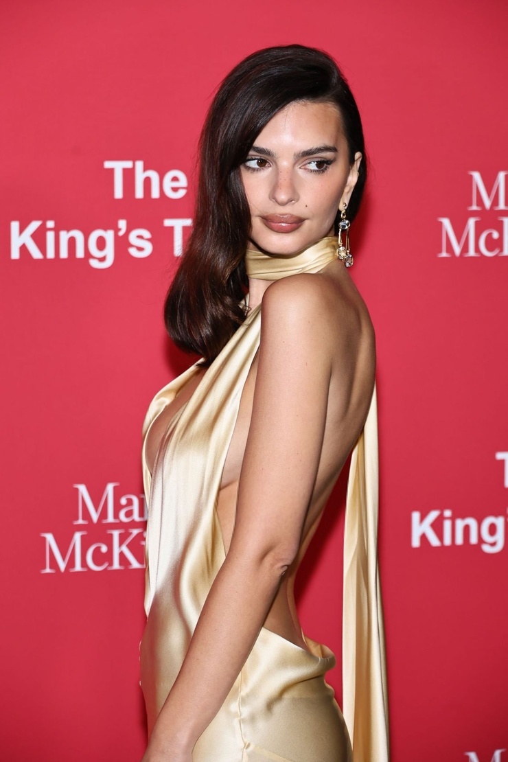 Emily Ratajkowski Emily Ratajkowski
