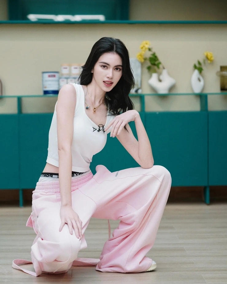 Davika Hoorne